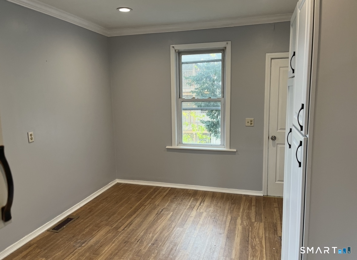109 1/2 Oak Avenue