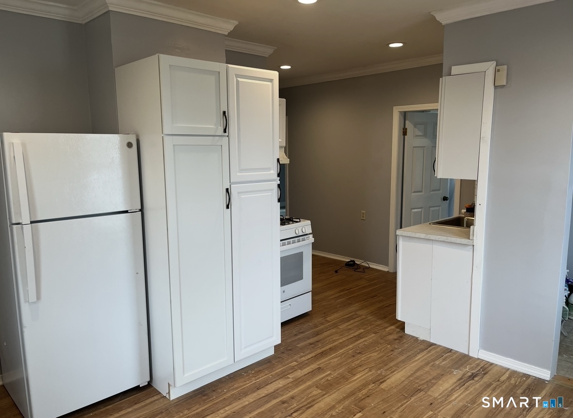 109 1/2 Oak Avenue