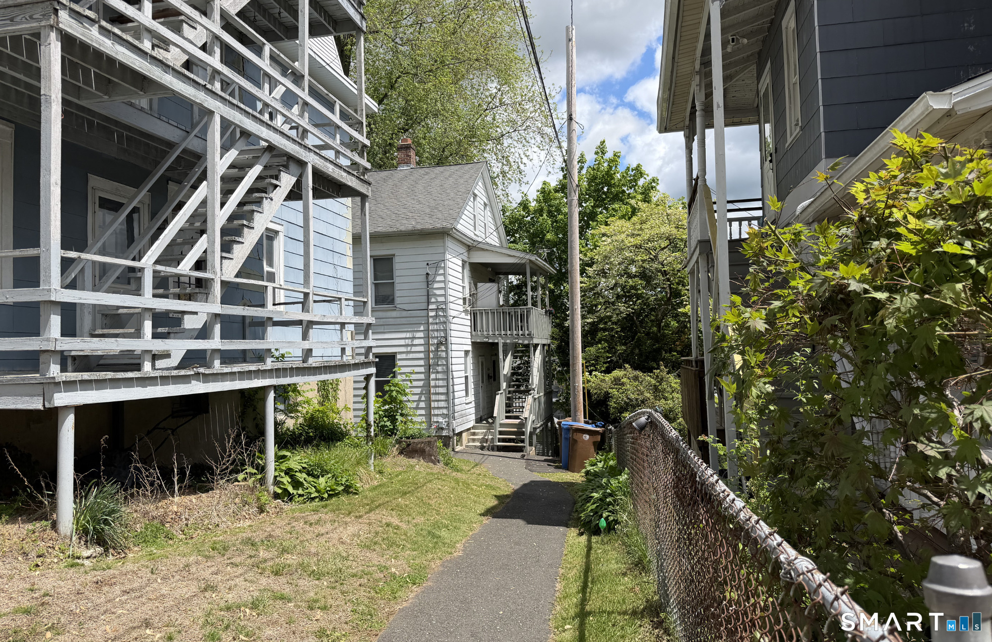 109 1/2 Oak Avenue