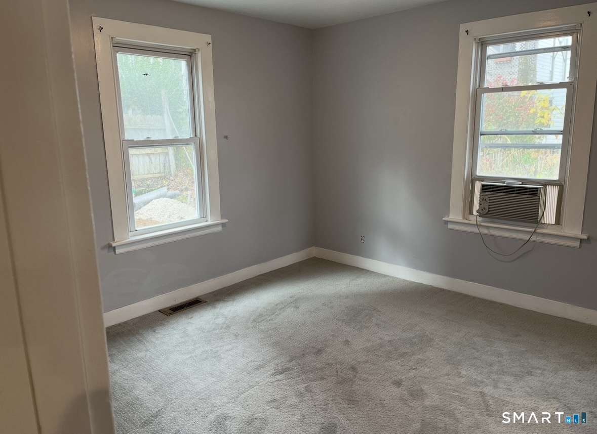 109 1/2 Oak Avenue