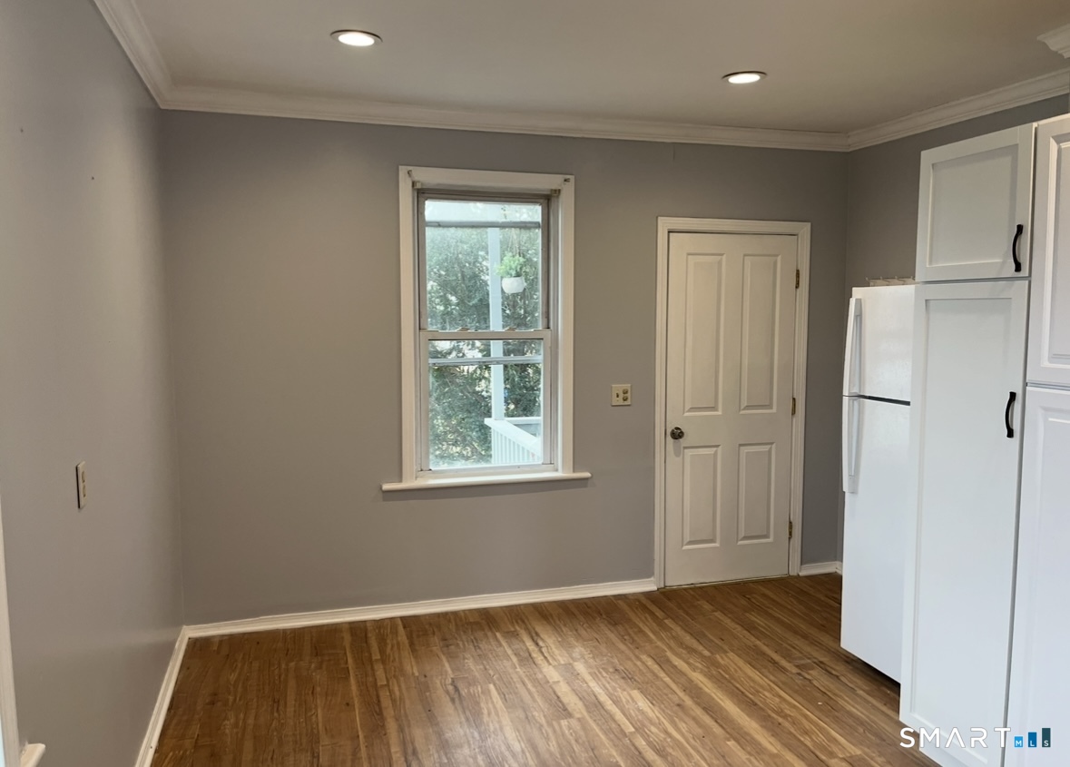 109 1/2 Oak Avenue