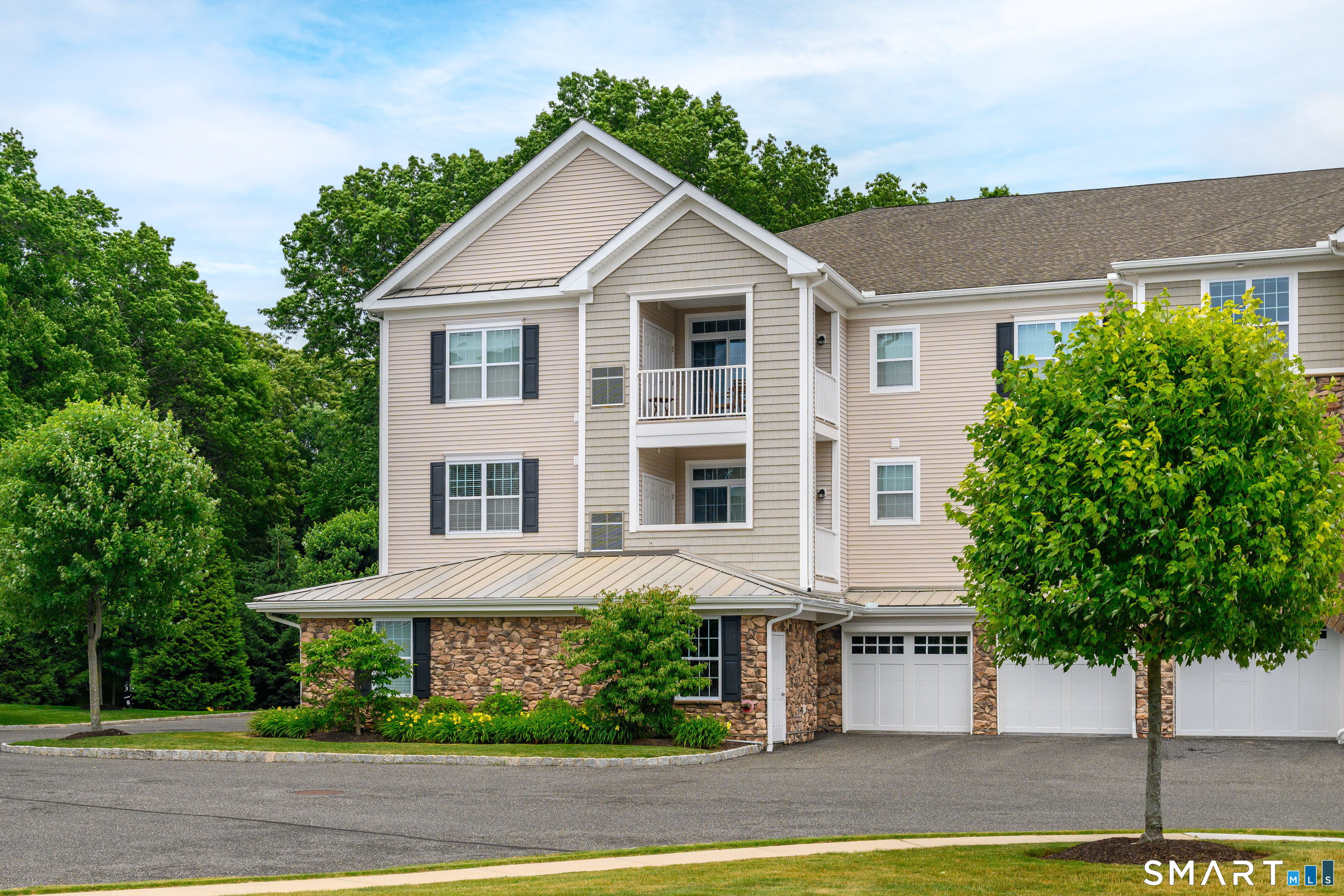 832 Brookside Court 832