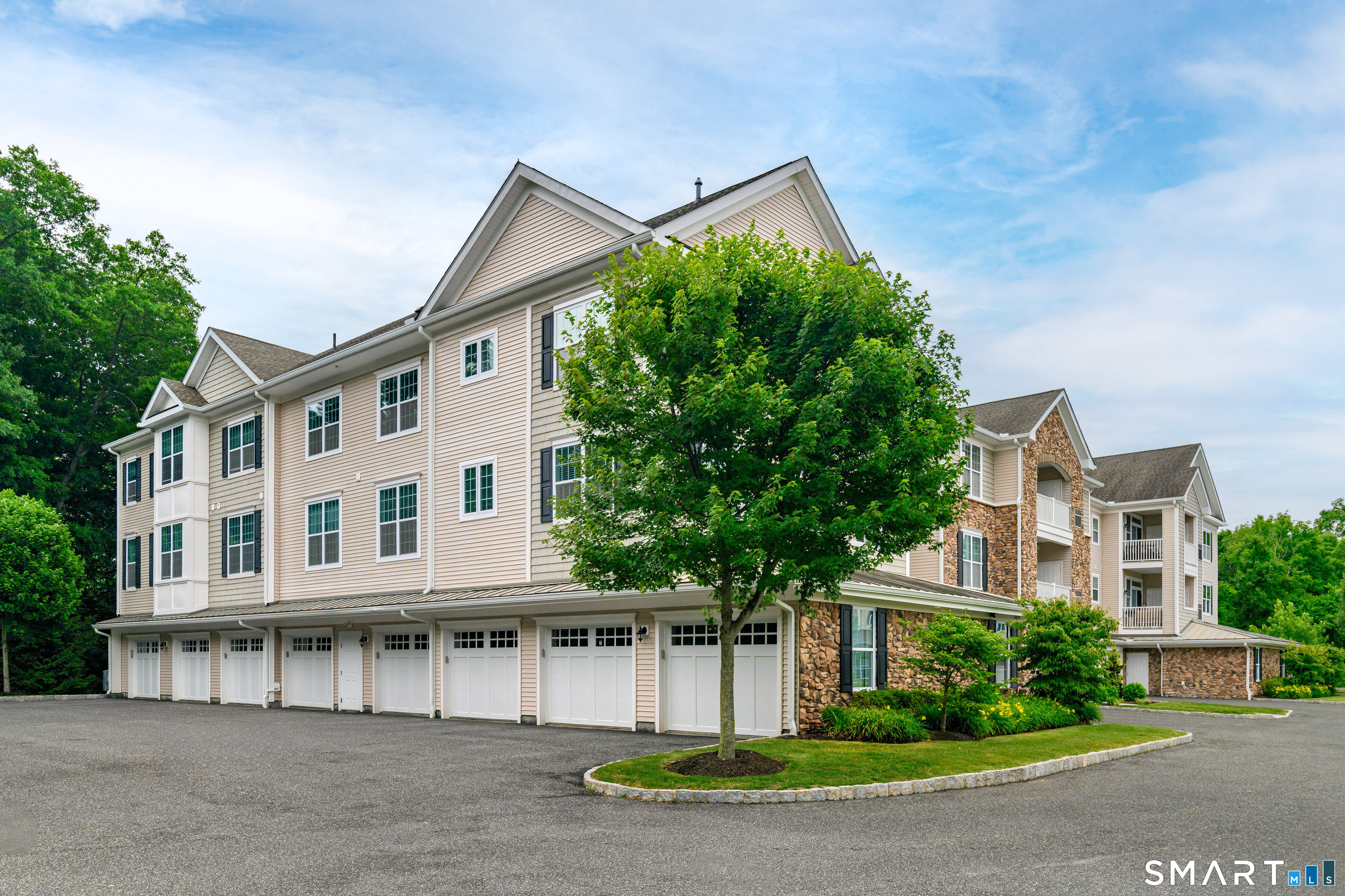 832 Brookside Court 832
