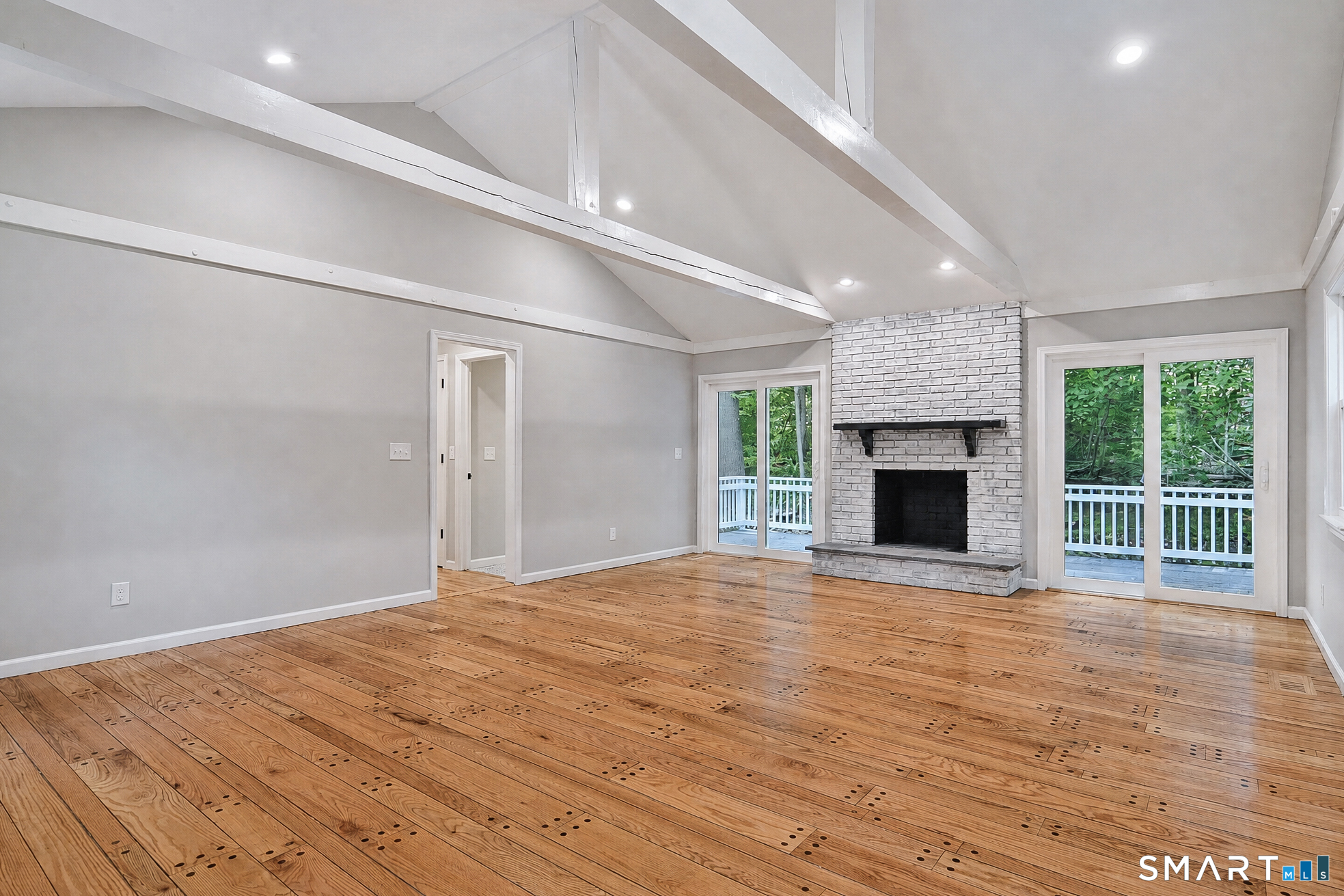 10 Leopard Drive