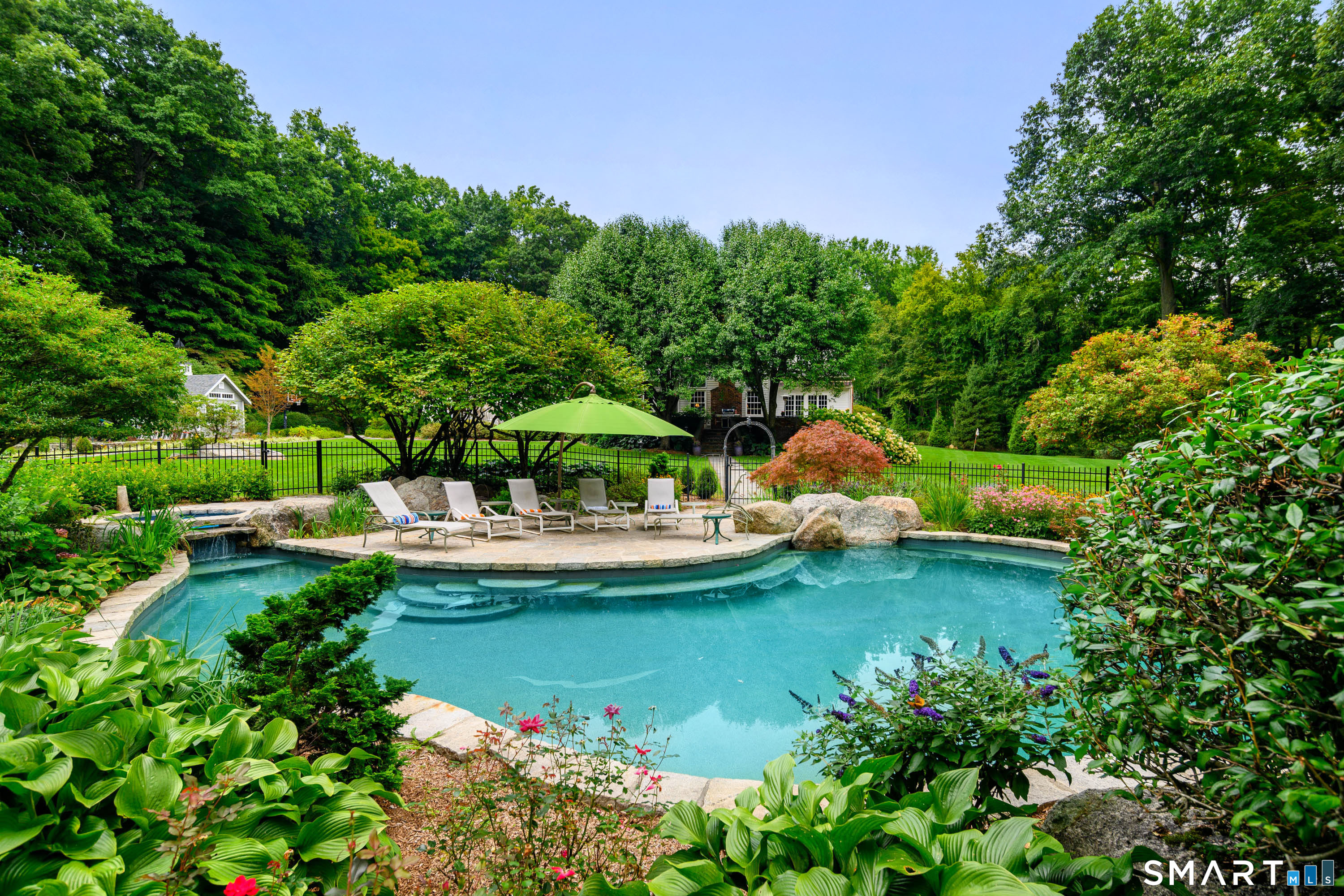 16 Winding Brook Road