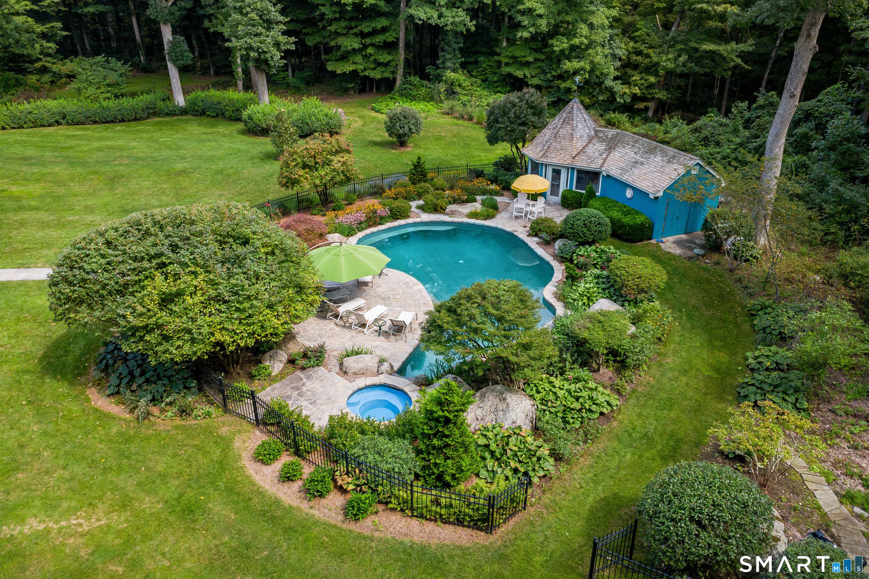 16 Winding Brook Road