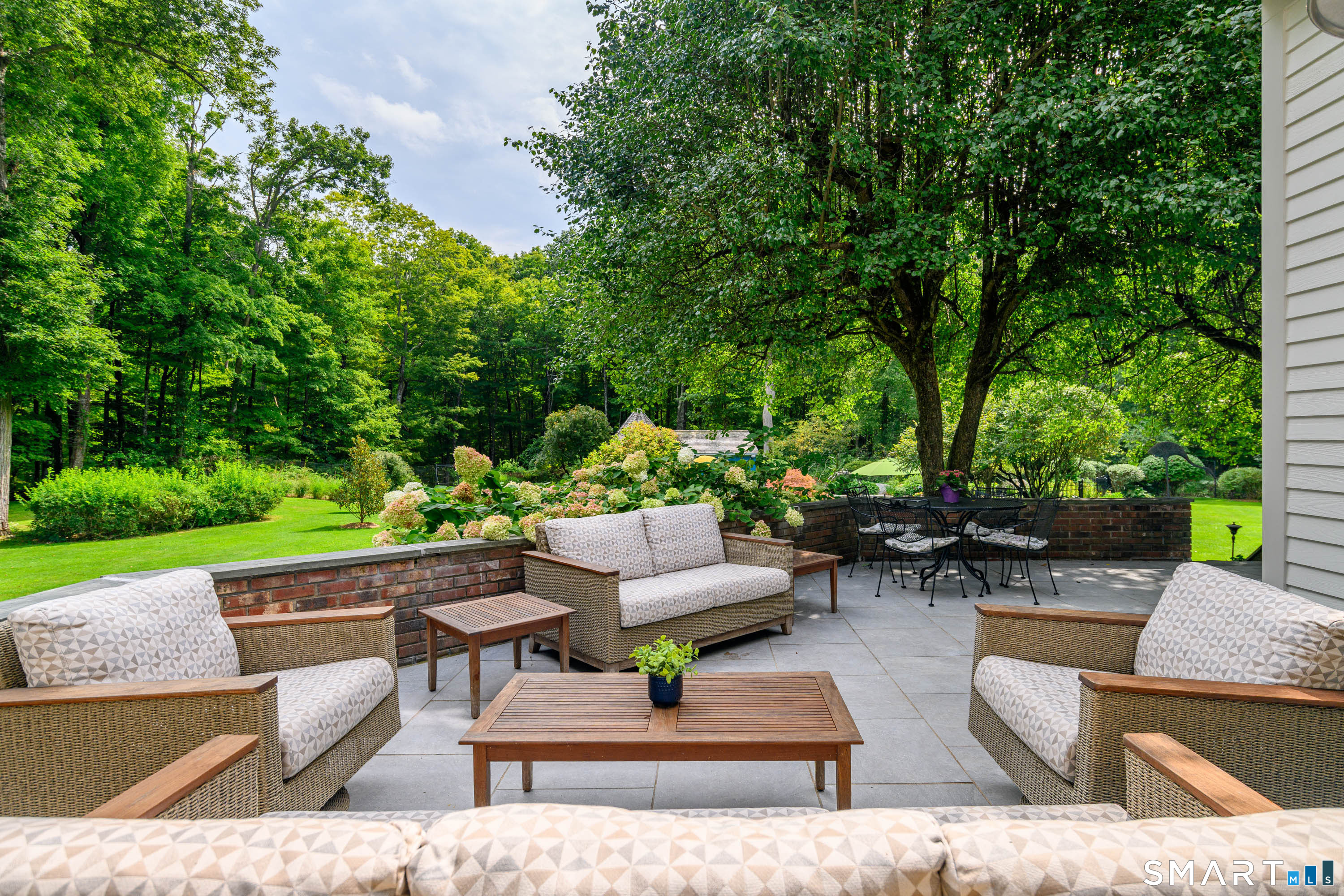 16 Winding Brook Road