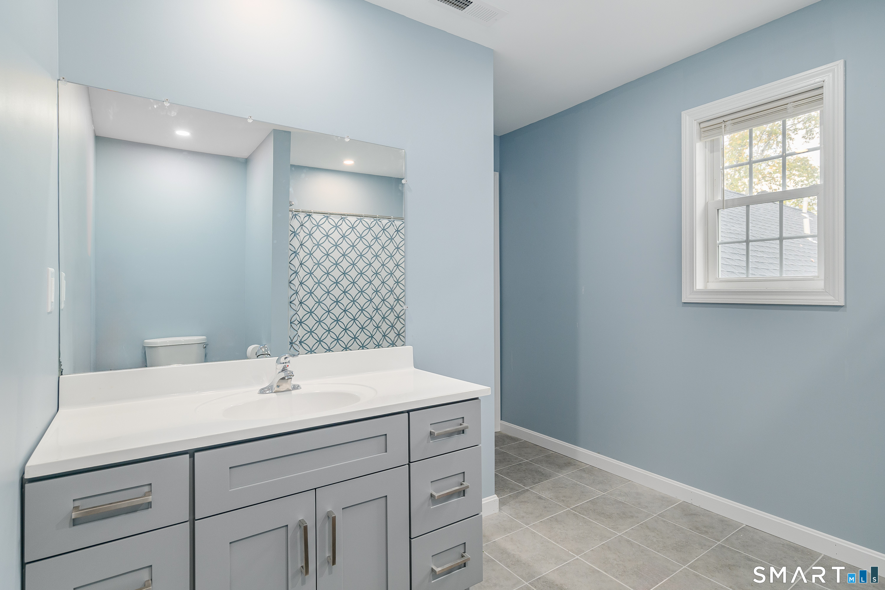 20 Philo Curtis Road Unit: B