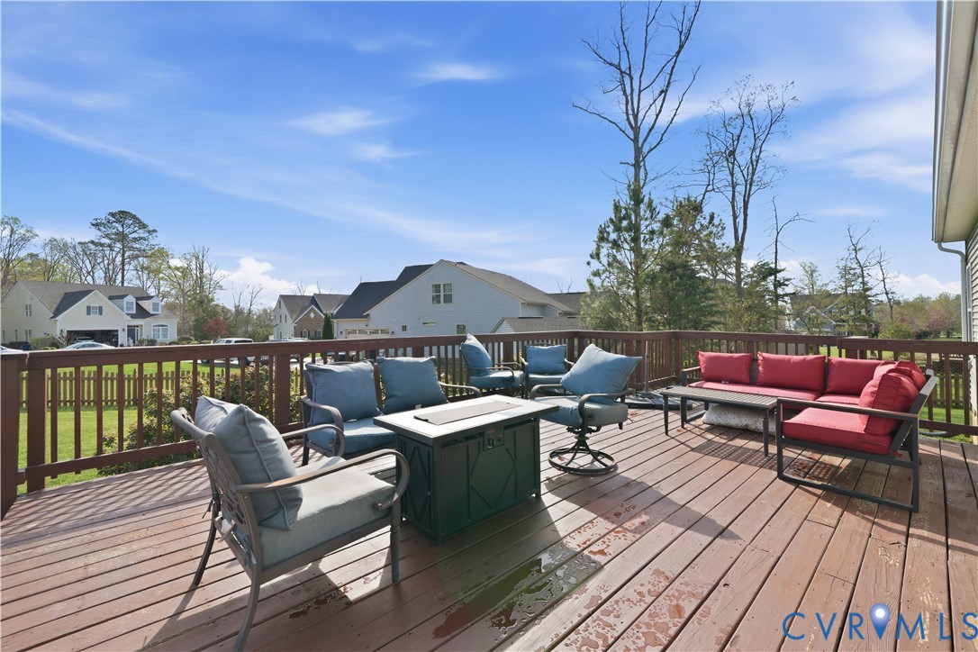 7879 Uplands Dr