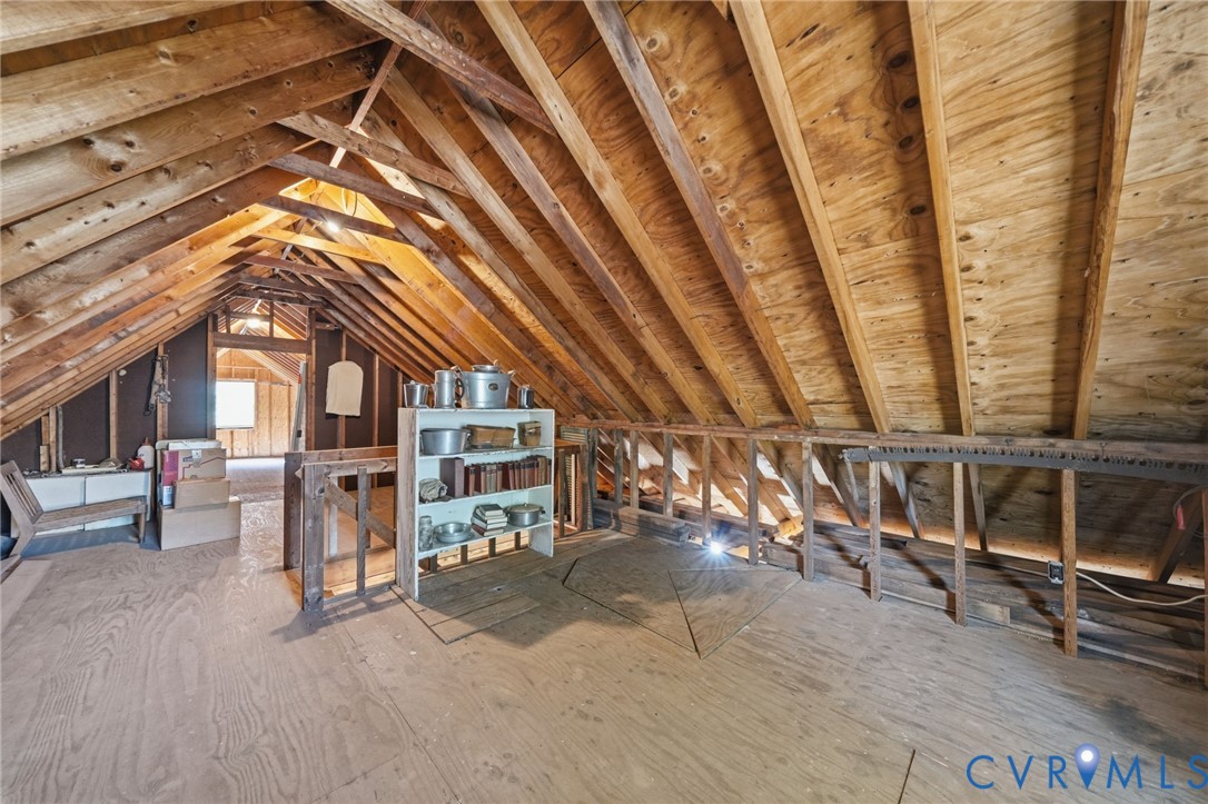 18107 Lucy Ln