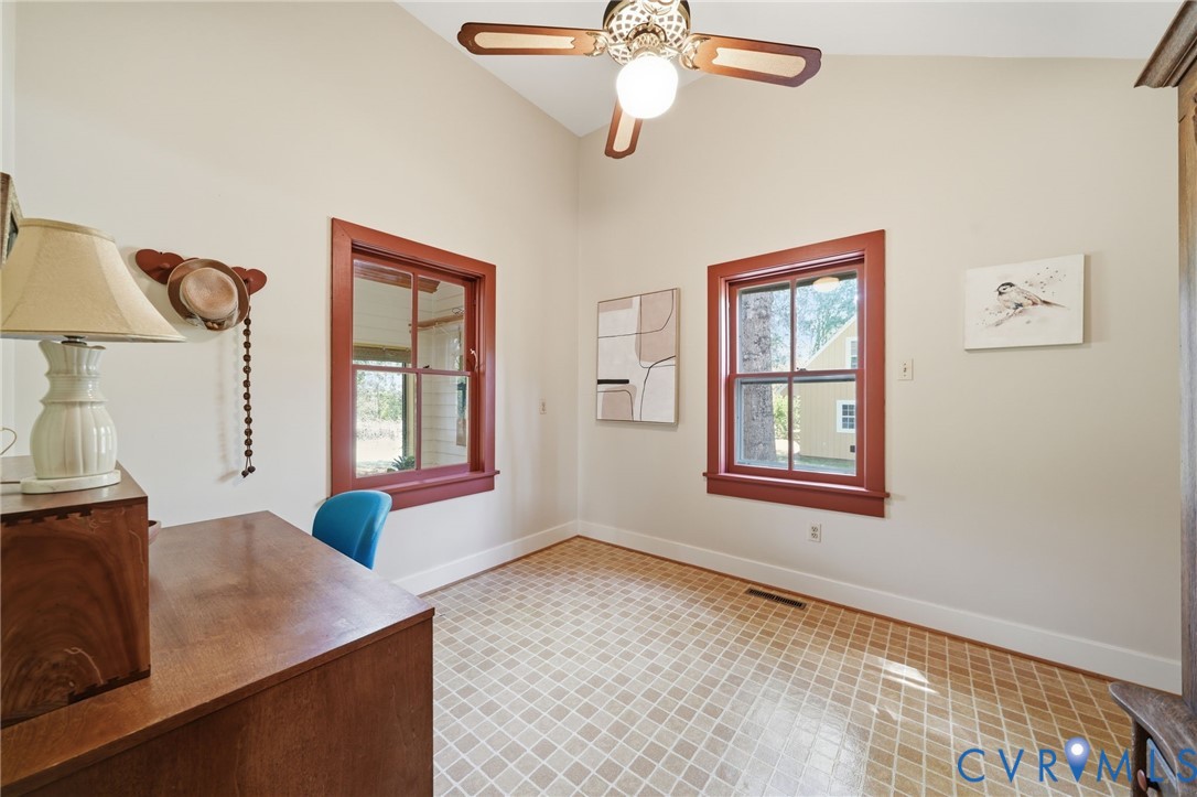 18107 Lucy Ln