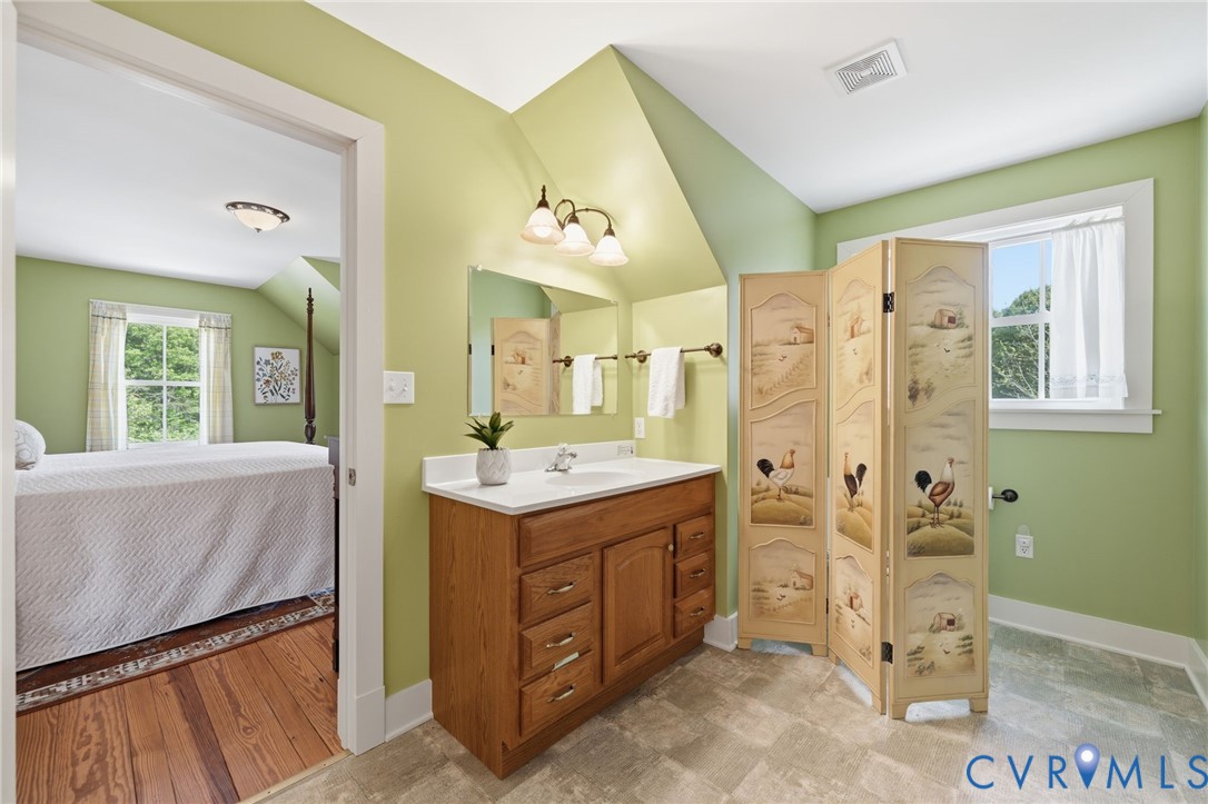 18107 Lucy Ln