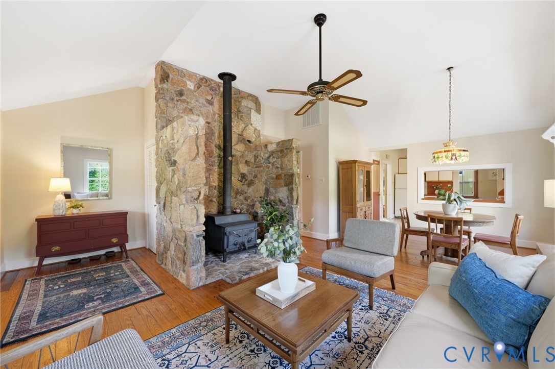 18107 Lucy Ln