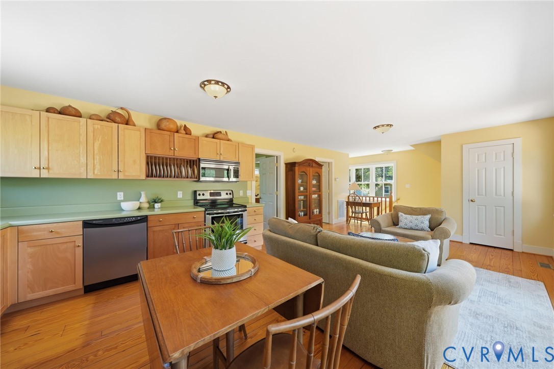 18107 Lucy Ln