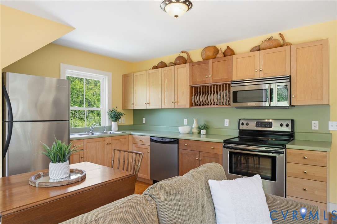 18107 Lucy Ln