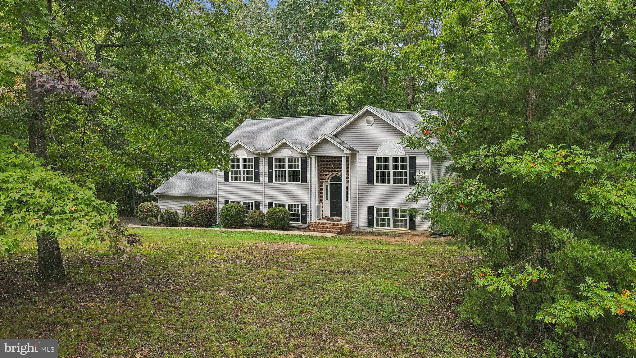 996 Lake Heritage Dr