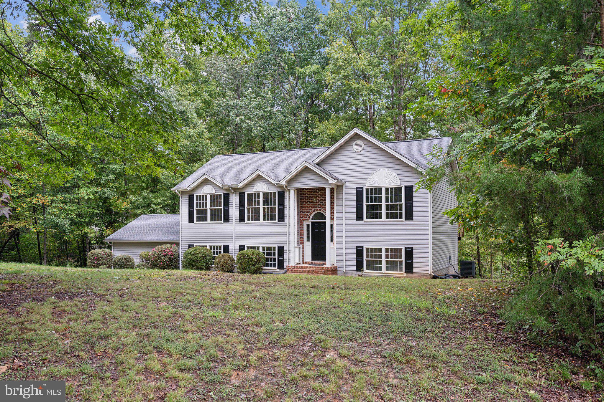 996 Lake Heritage Dr