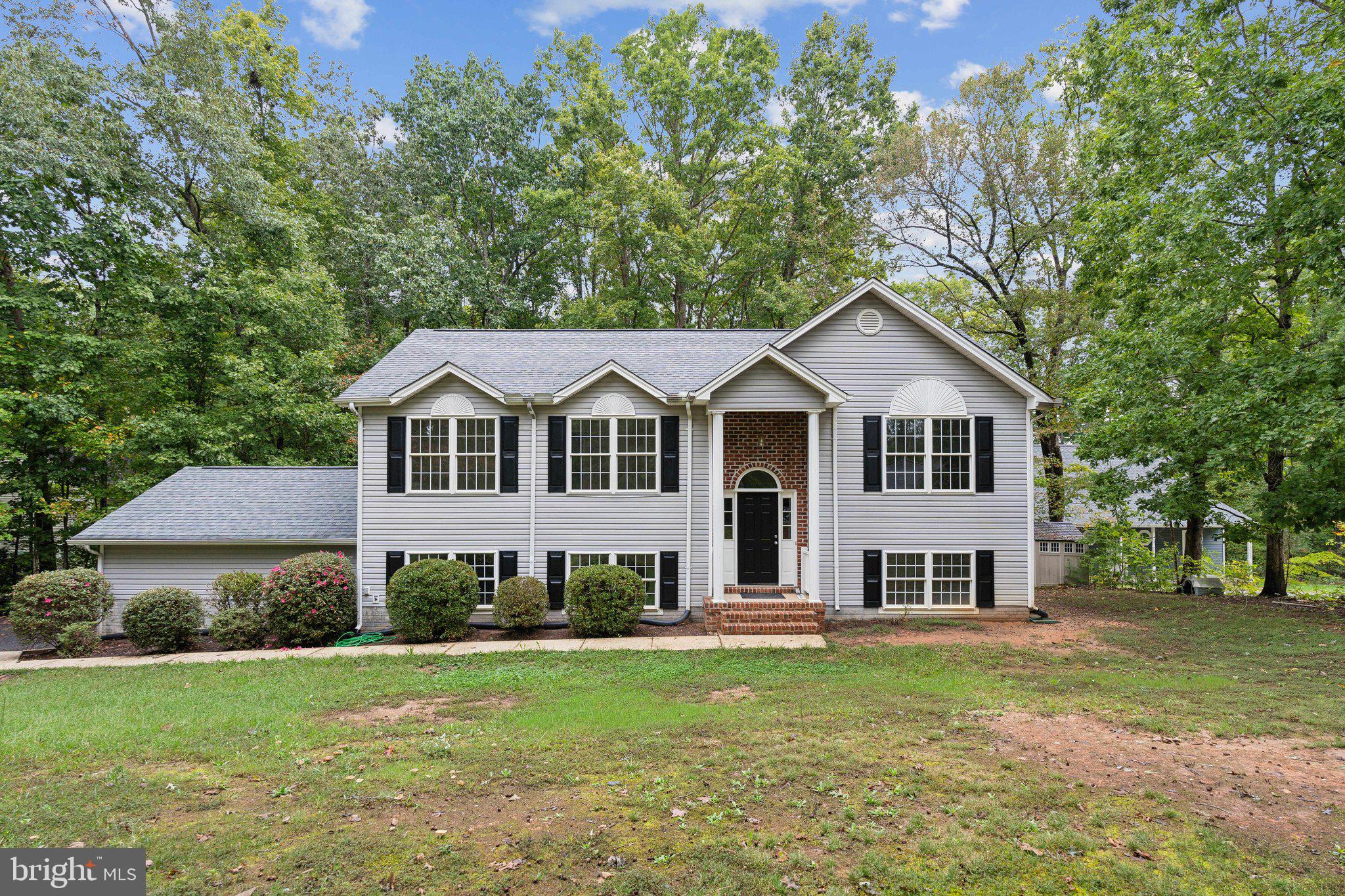 996 Lake Heritage Dr
