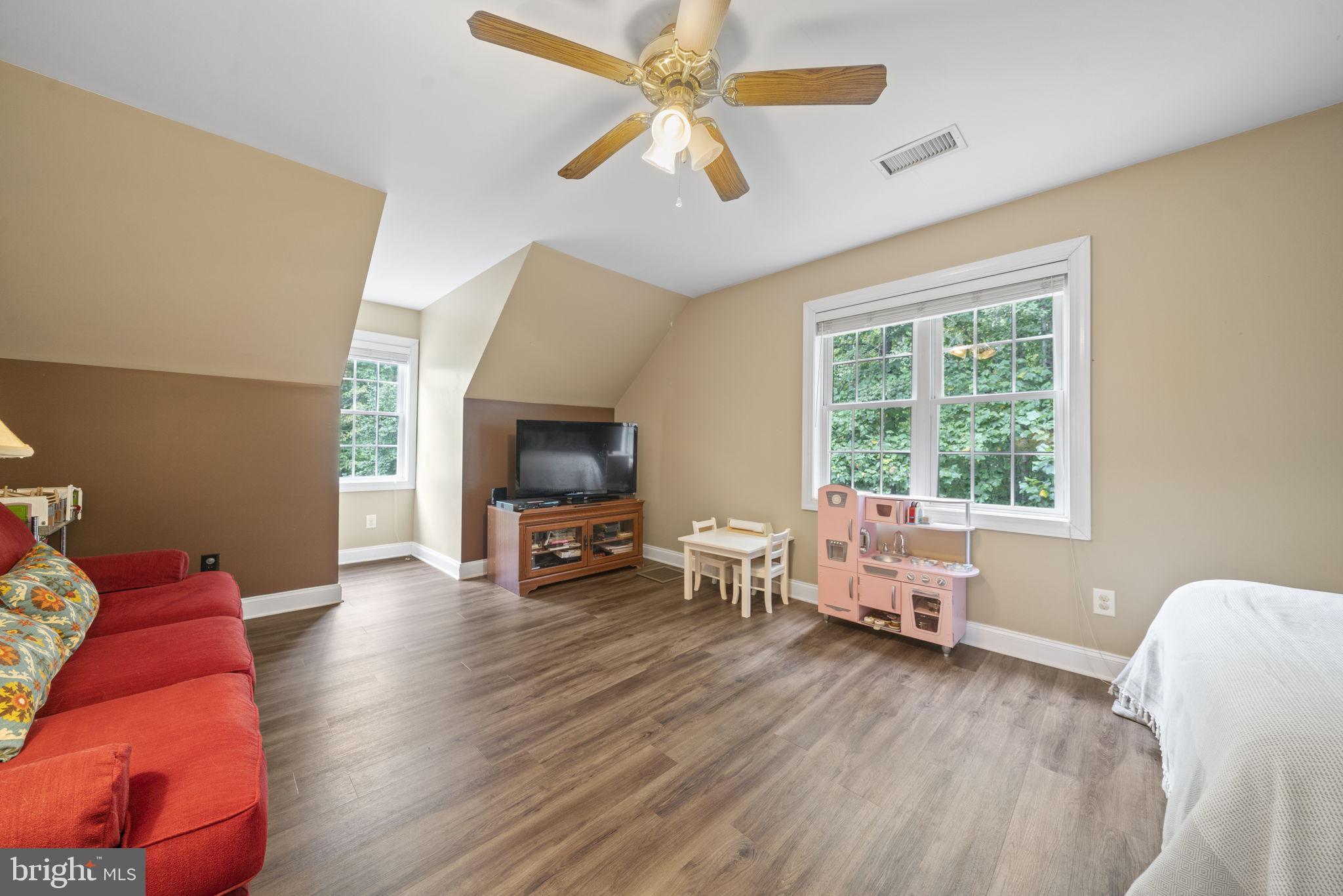 13089 Spring ROAD
