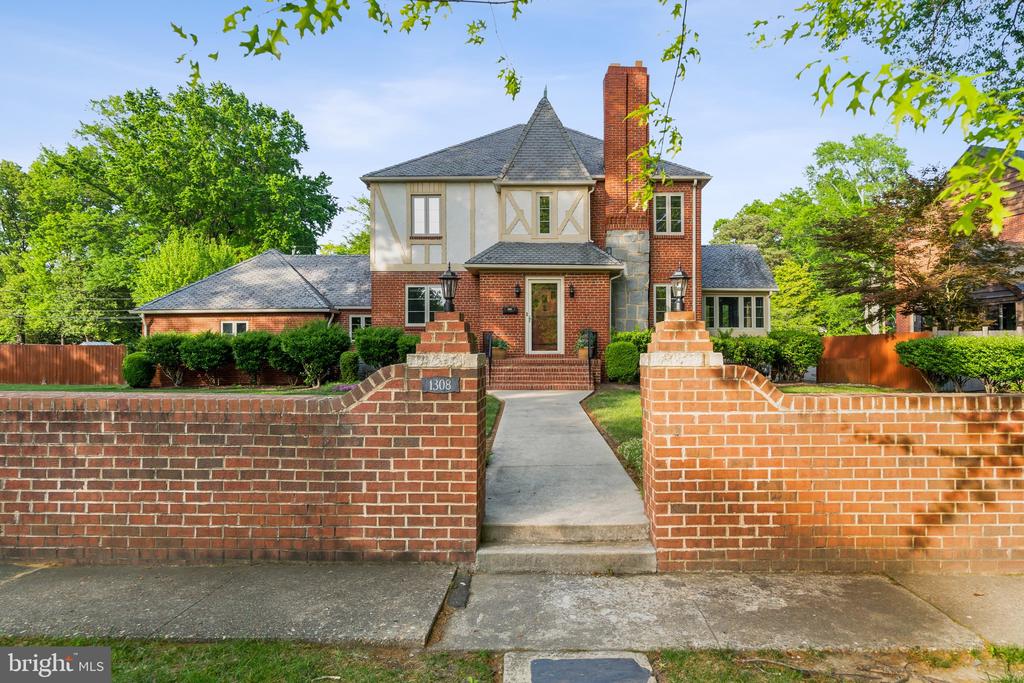 1308 Brookland Pkwy