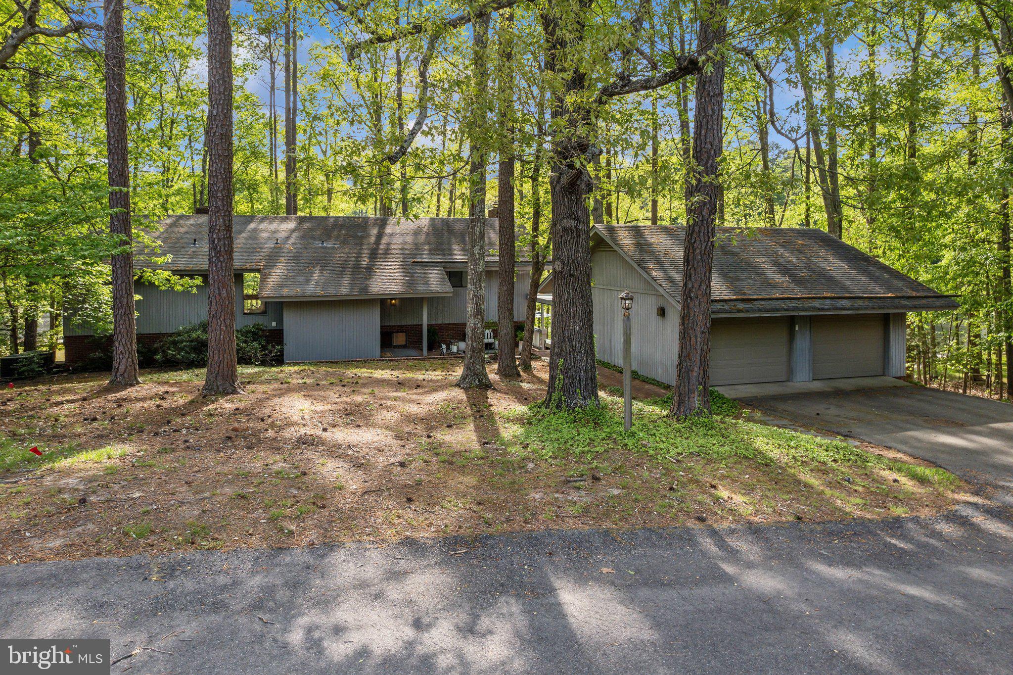 4460 Cheyenne Rd