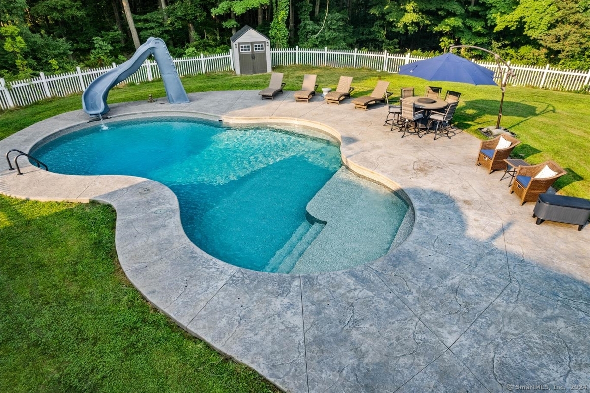 712 Country Club Road