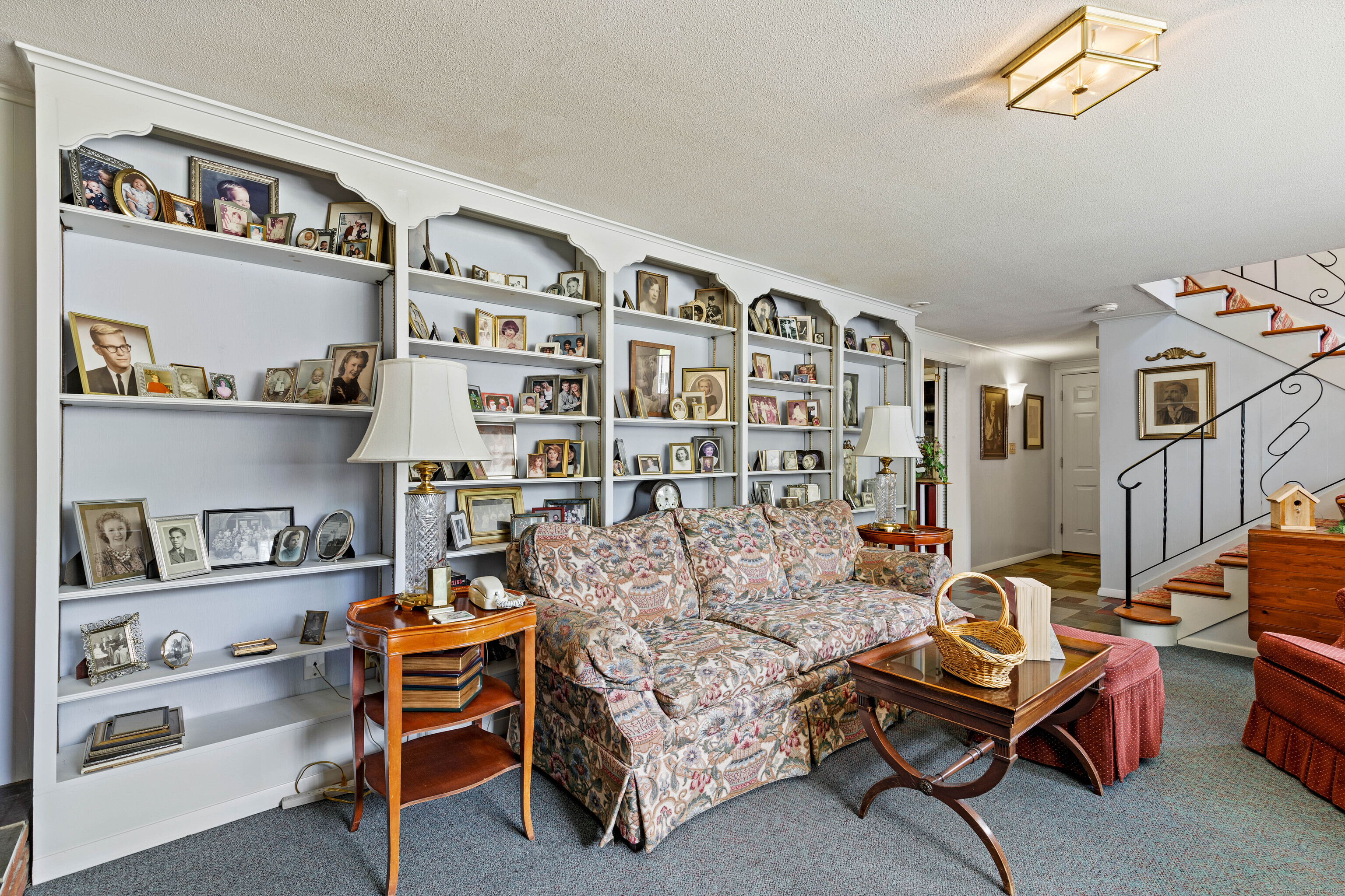 5 Old Colony Road
