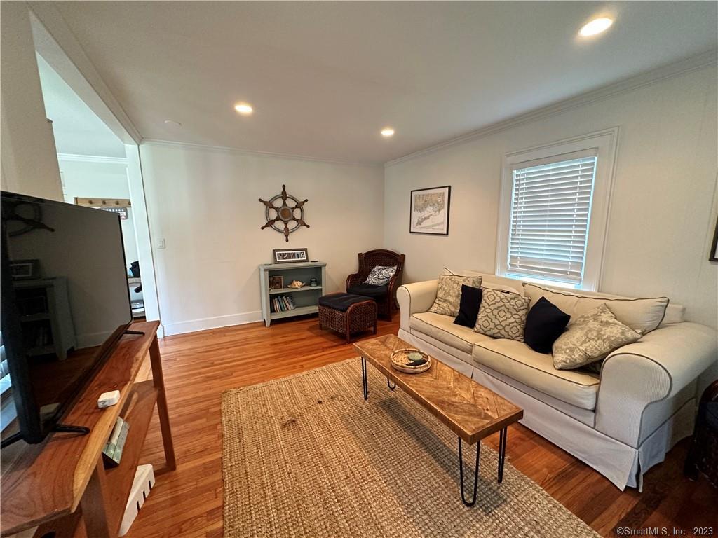 70 Noyes Avenue