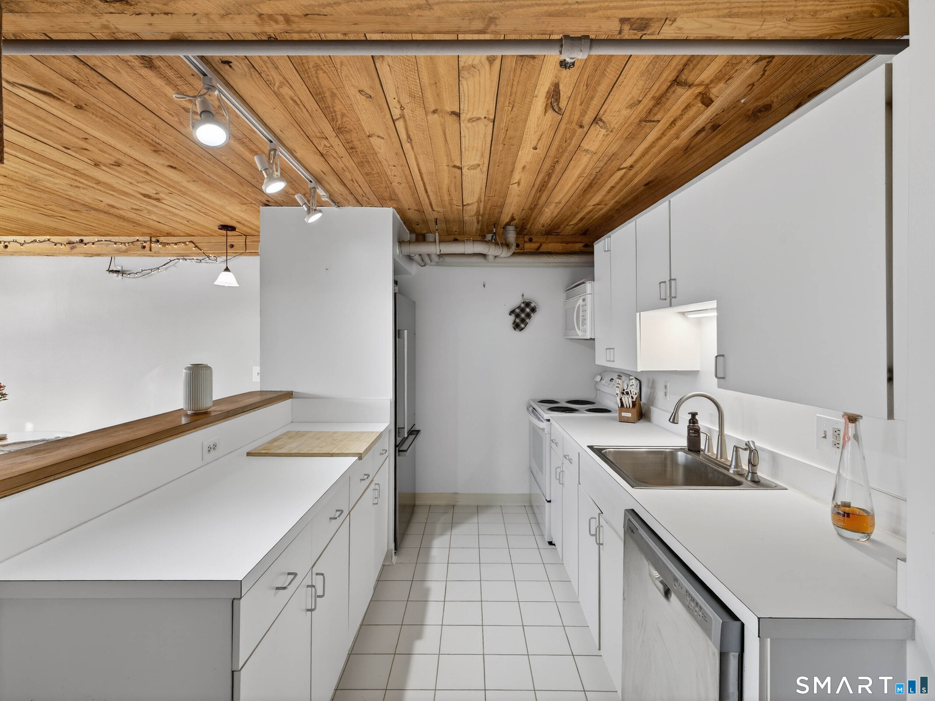 68 Thermos Avenue 215B