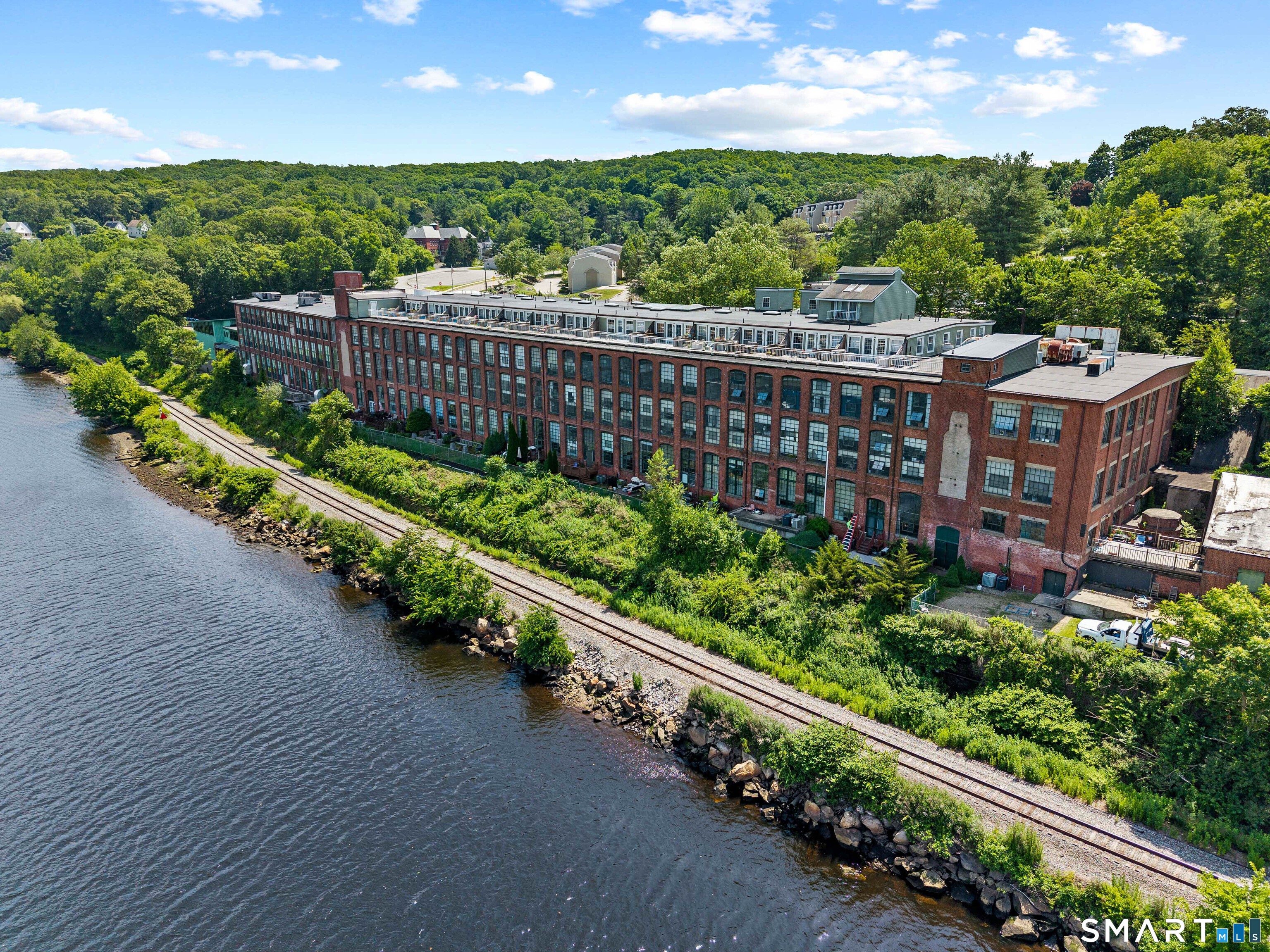 68 Thermos Avenue 215B