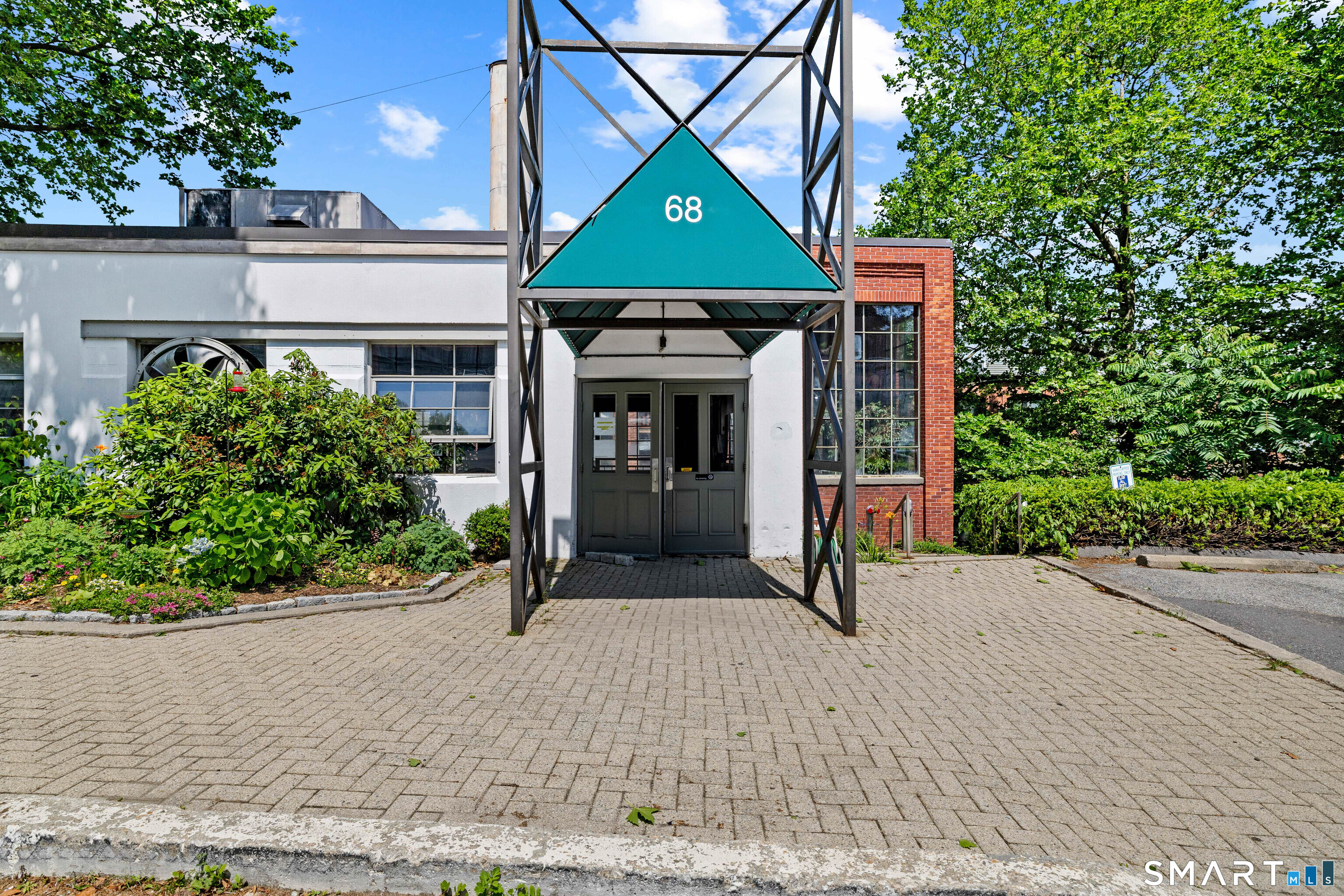 68 Thermos Avenue 215B