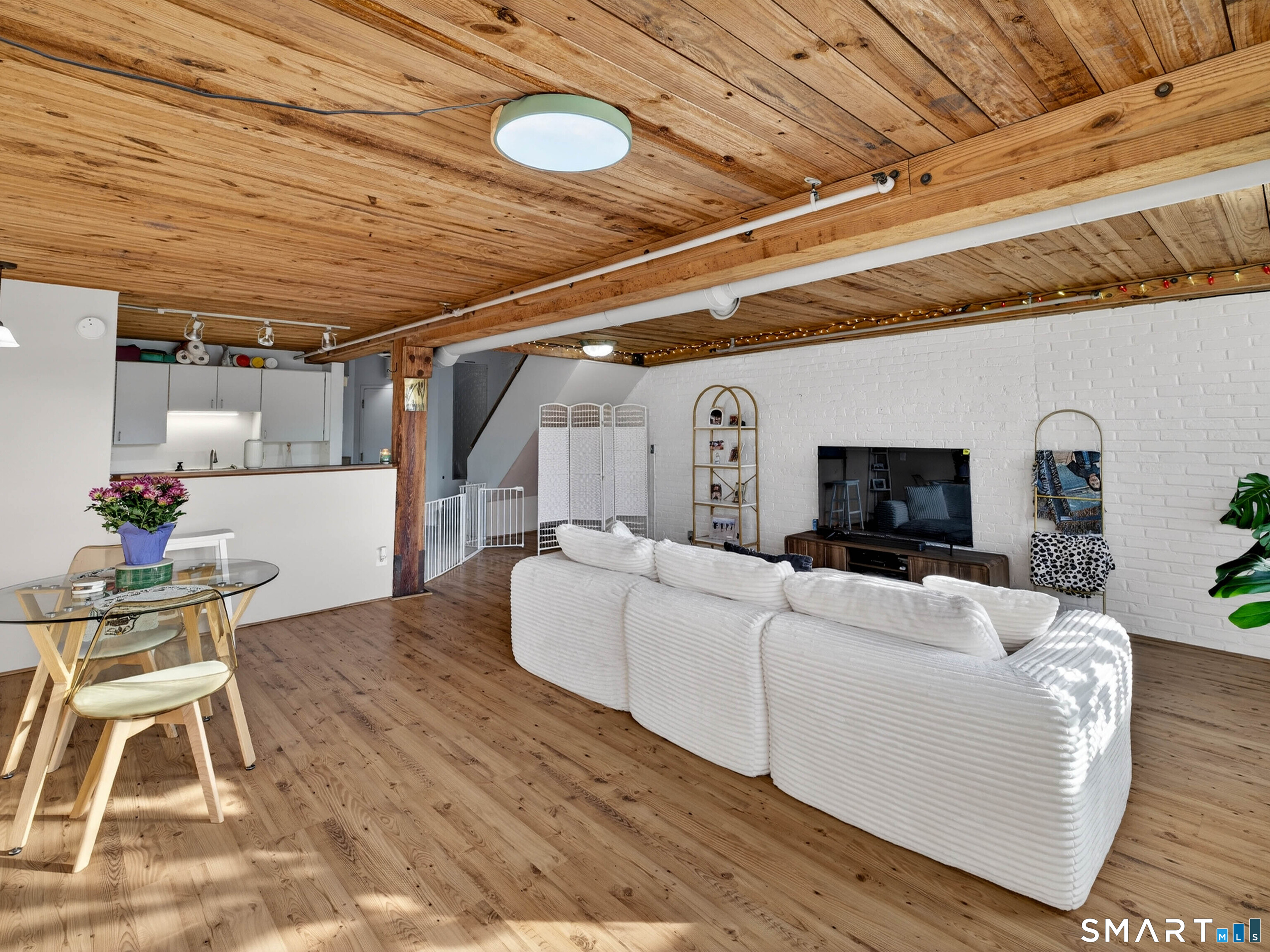 68 Thermos Avenue 215B