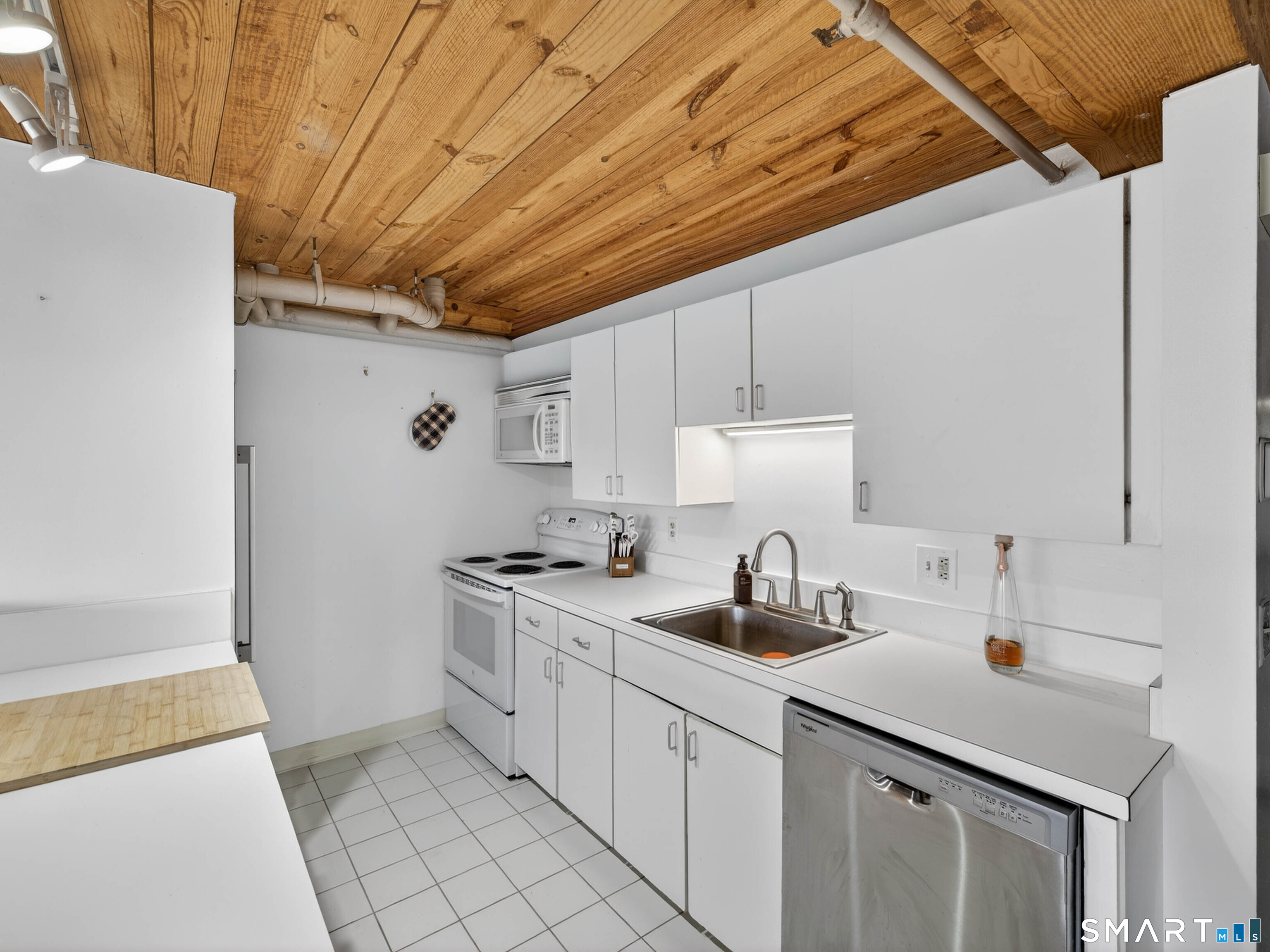 68 Thermos Avenue 215B