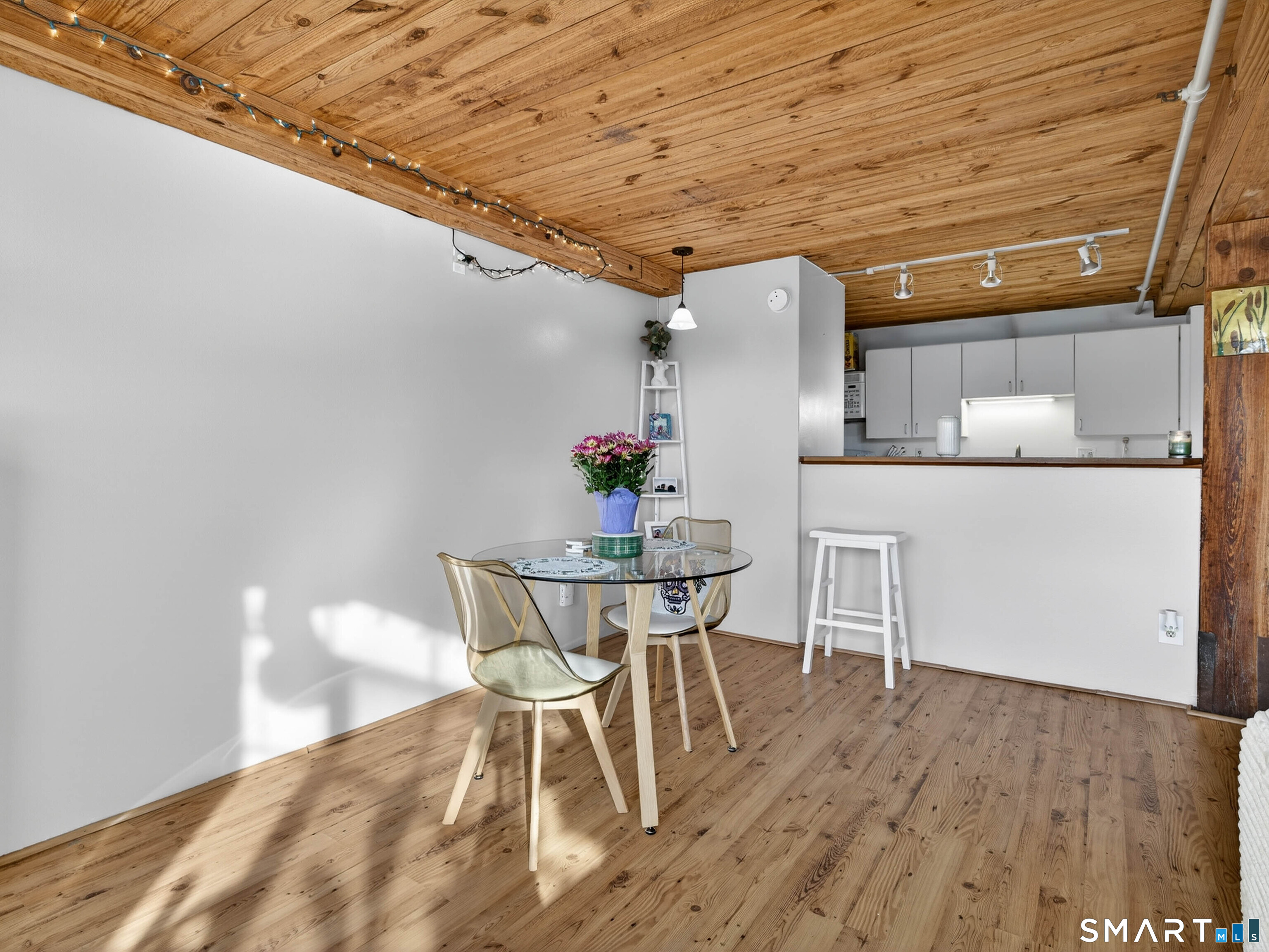 68 Thermos Avenue 215B