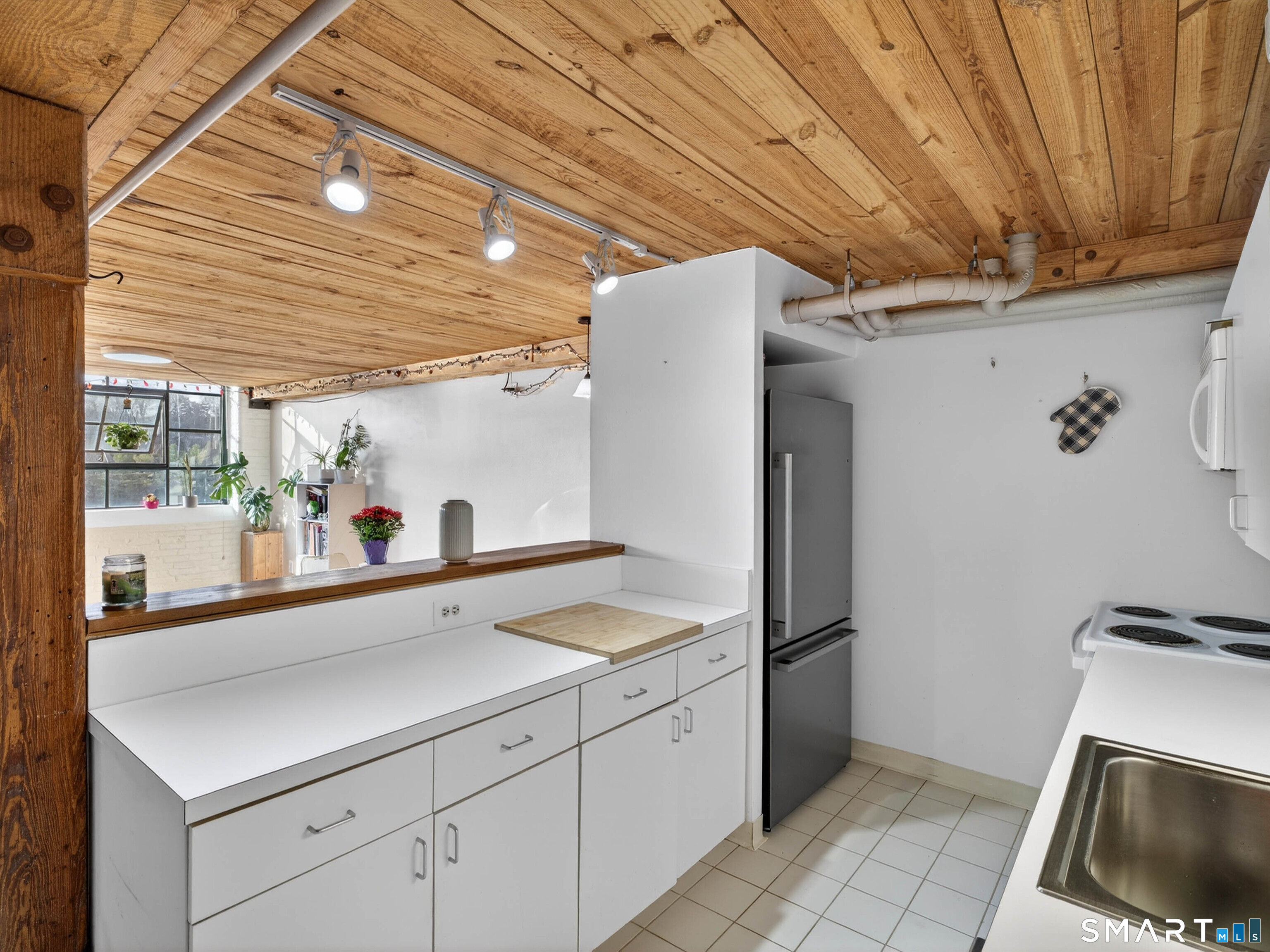 68 Thermos Avenue 215B