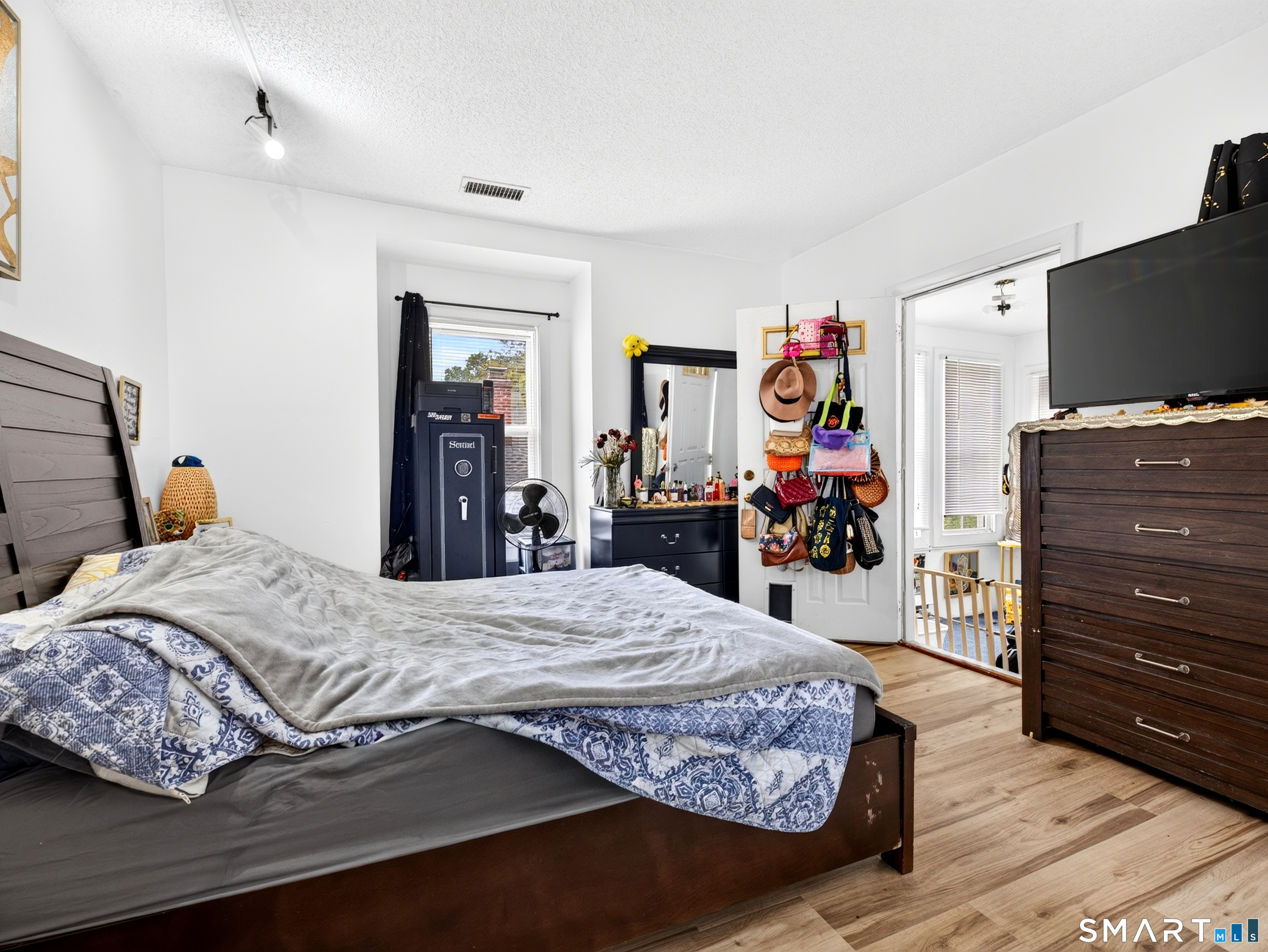 977 Townsend Avenue Unit: 2