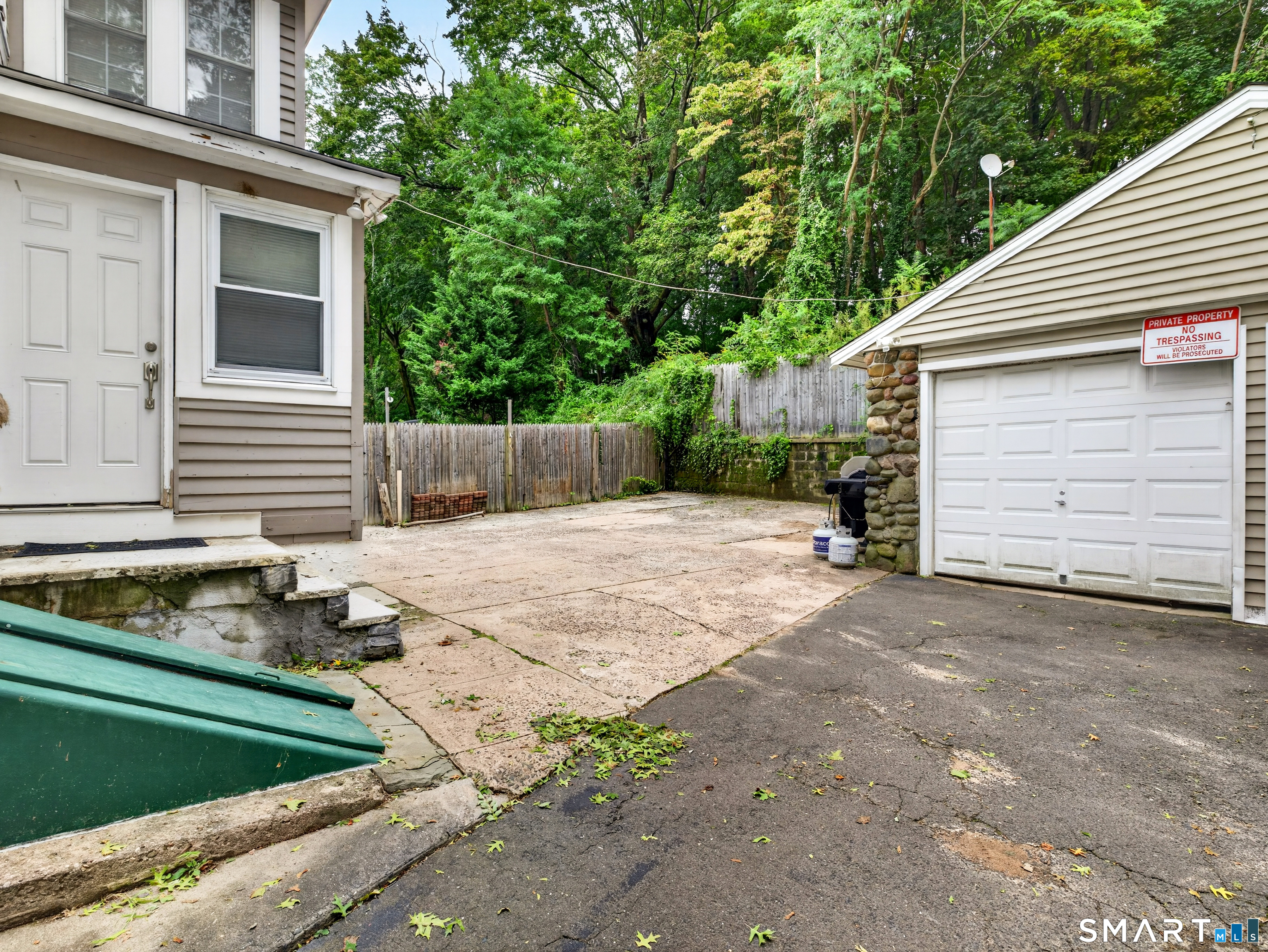 977 Townsend Avenue Unit: 2