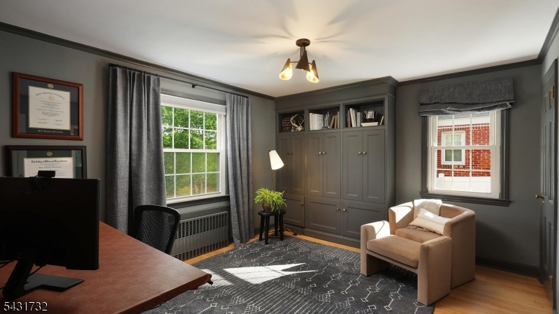 2395 Lake Park Ter