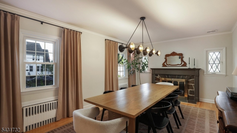 2395 Lake Park Ter