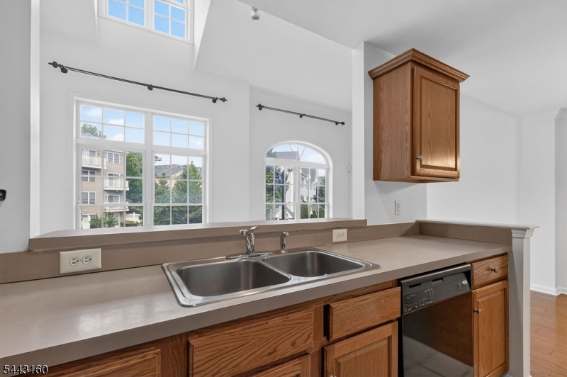 506 Donato Cir