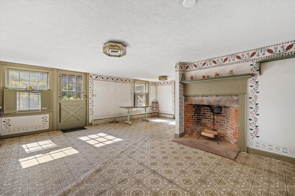 5 Carpenter Hill Rd
