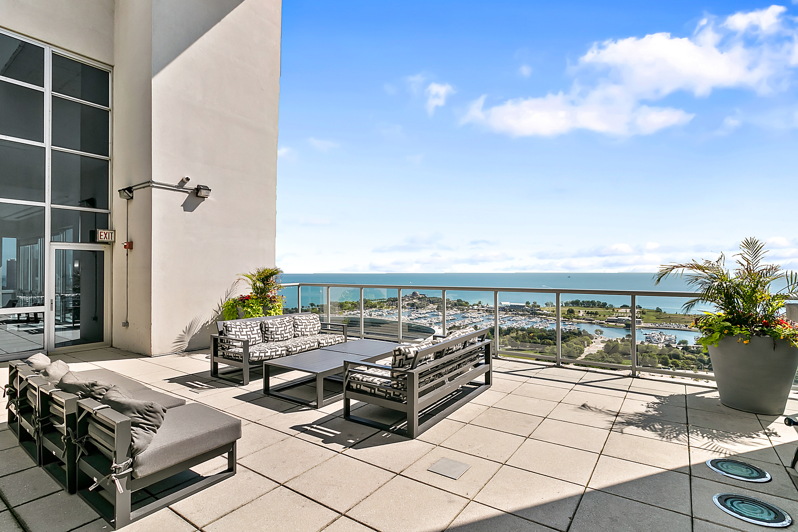 1629 S Prairie Avenue Unit: 2909