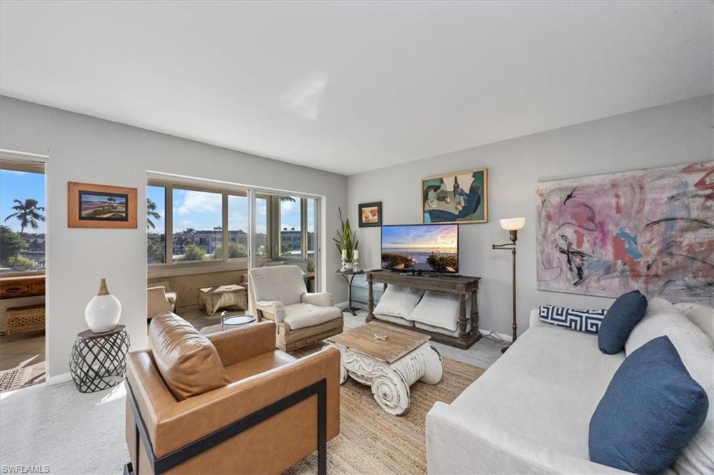 3410 Gulf Shore BLVD N # 302