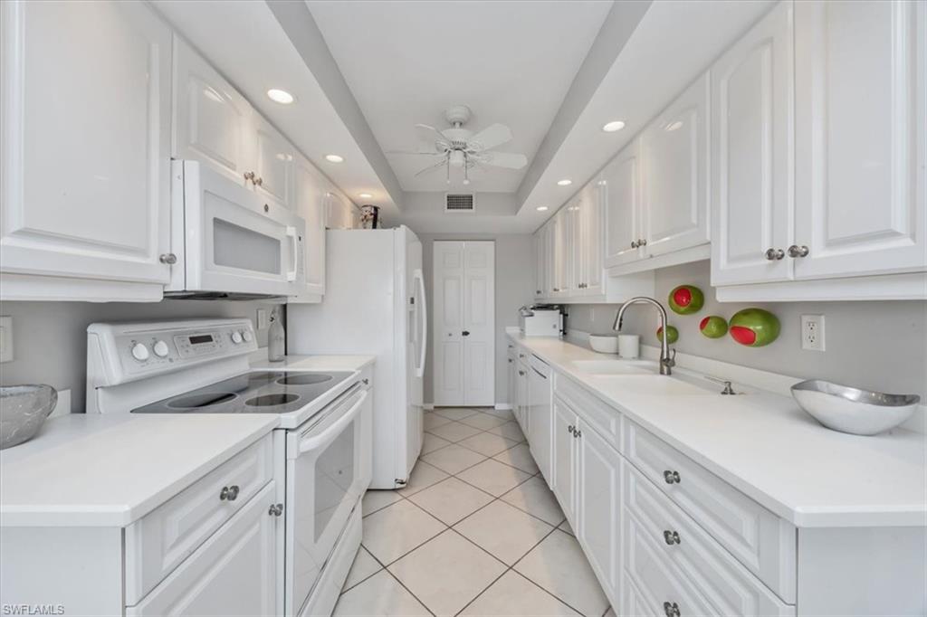 3410 Gulf Shore BLVD N # 302