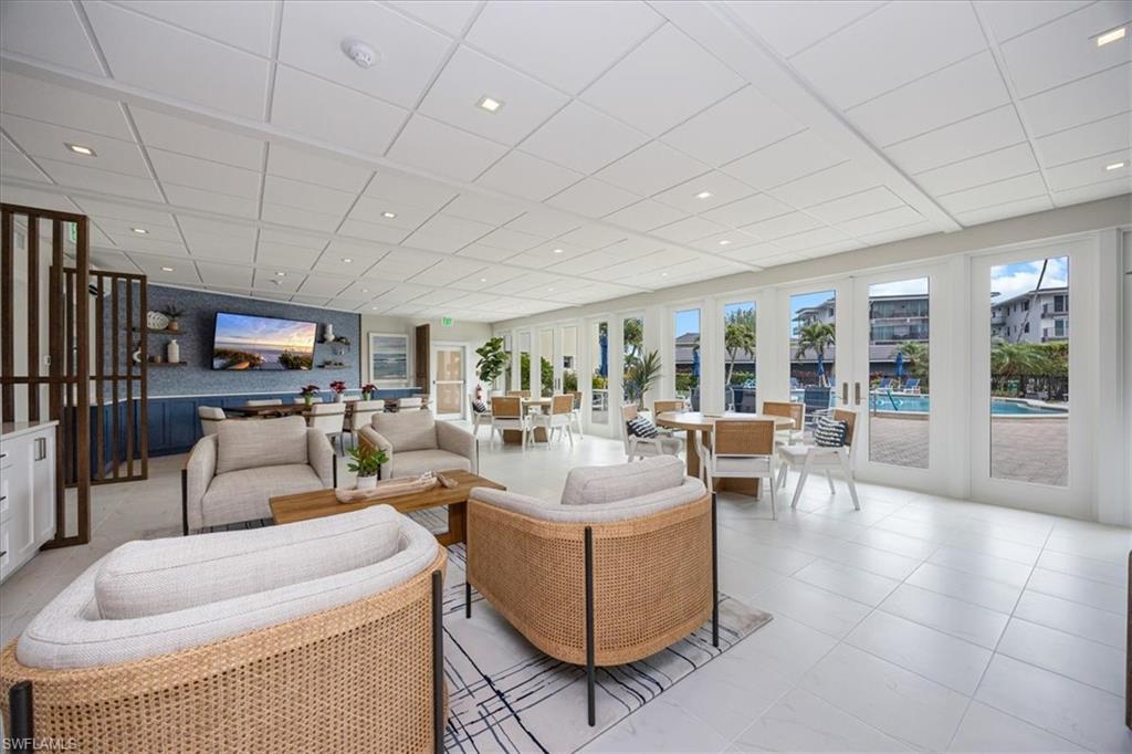 3410 Gulf Shore BLVD N # 302