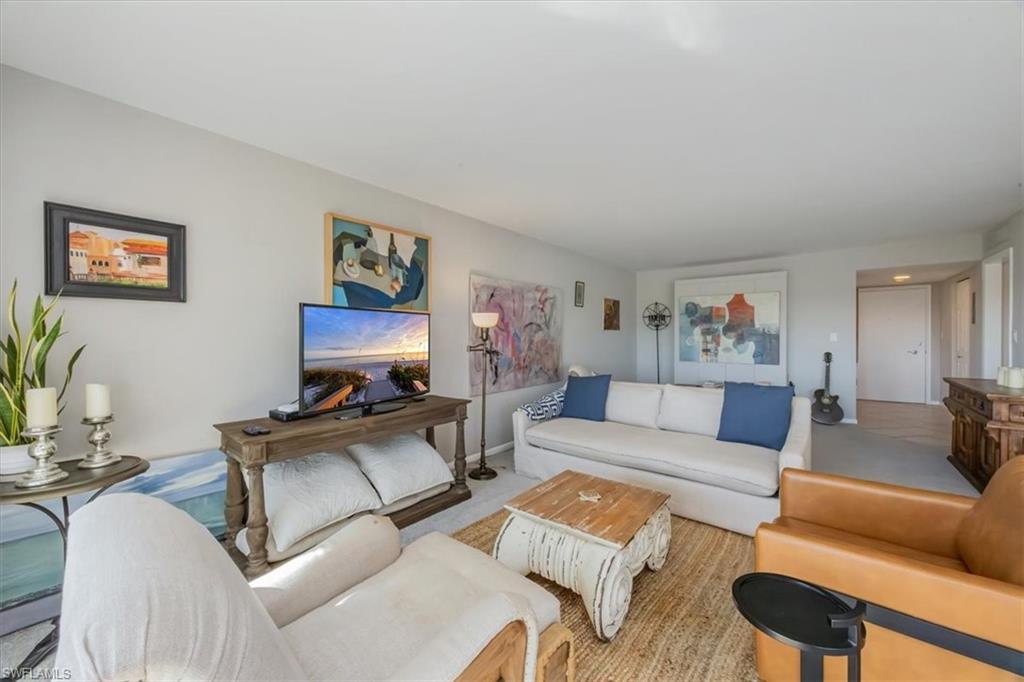 3410 Gulf Shore BLVD N # 302