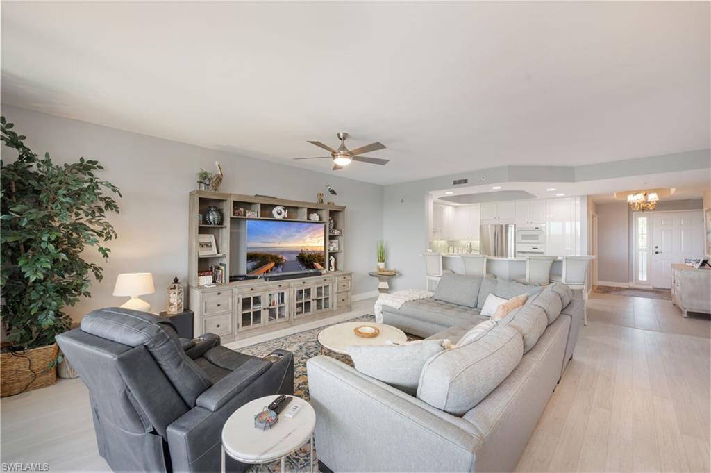 425 Cove Tower DR 502