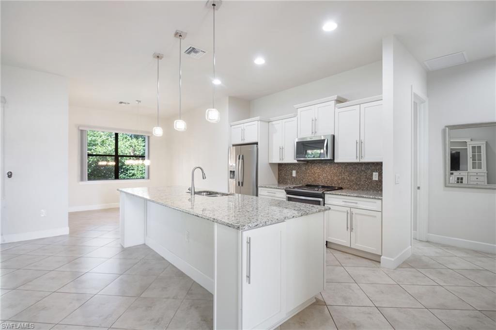 9074 Triangle Palm LN