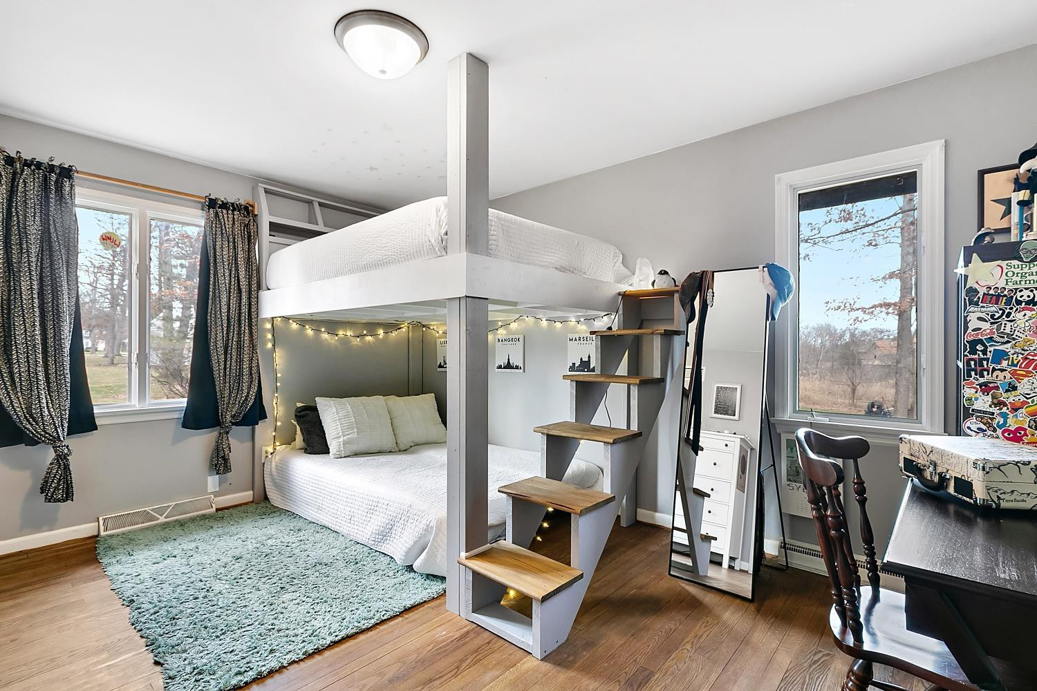 12613 Van Buren Street