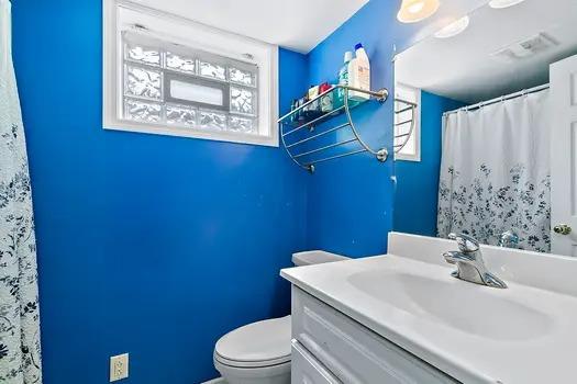 910 Institute Street